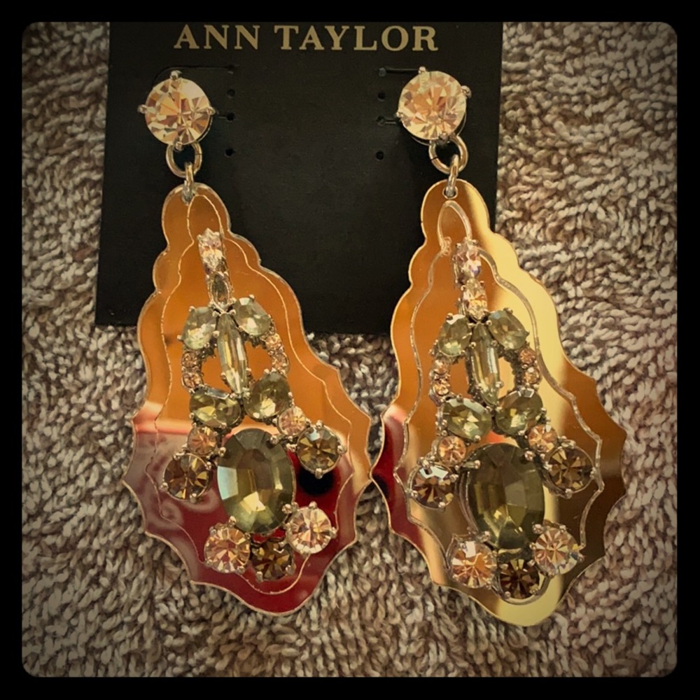 Ann Taylor dangle earrings